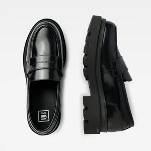 100% leather black platform loafers. Women’s size 8/EU 39.
